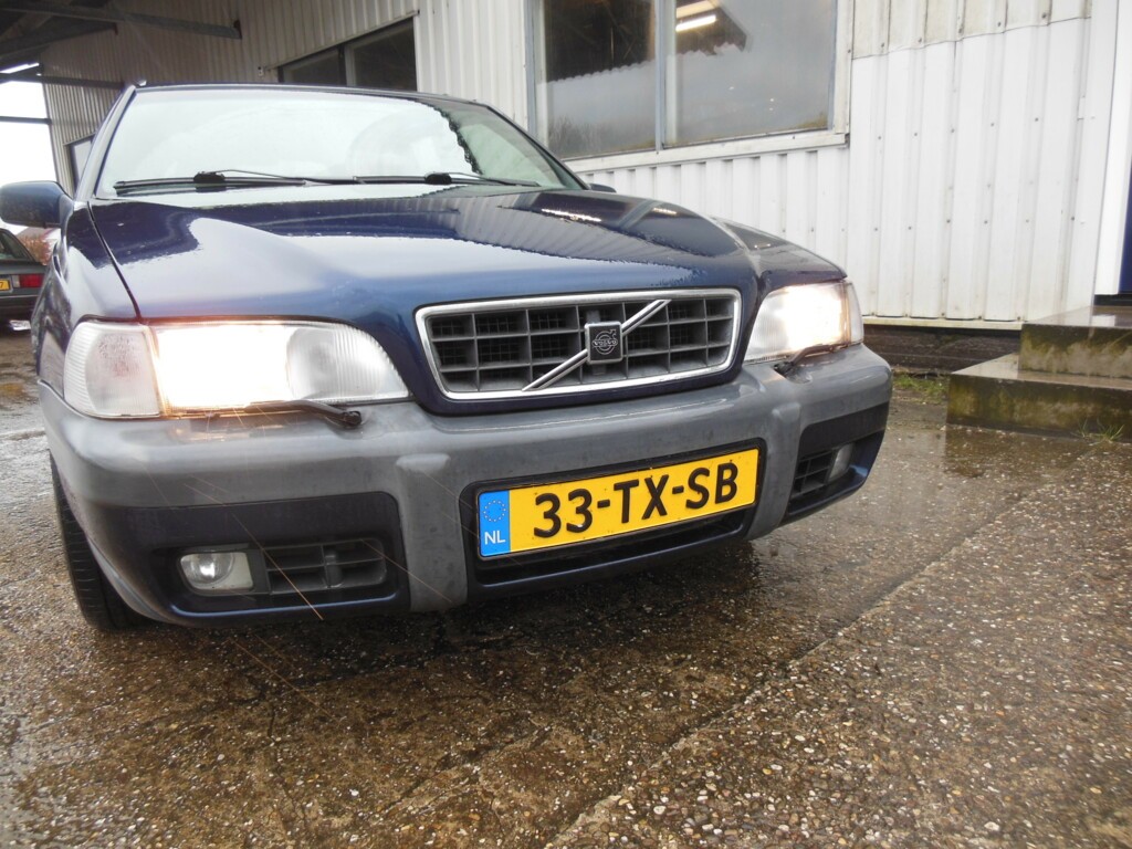 Afbeelding 2 van Volvo V70 XC 2.5 T AWD Luxury