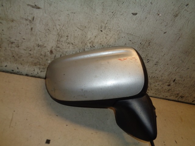 Afbeelding 1 van Buitenspiegel rechts grijs highlight silver Mazda Premacy 1.8 Comfort ('99-'05) CB1169120H4Y