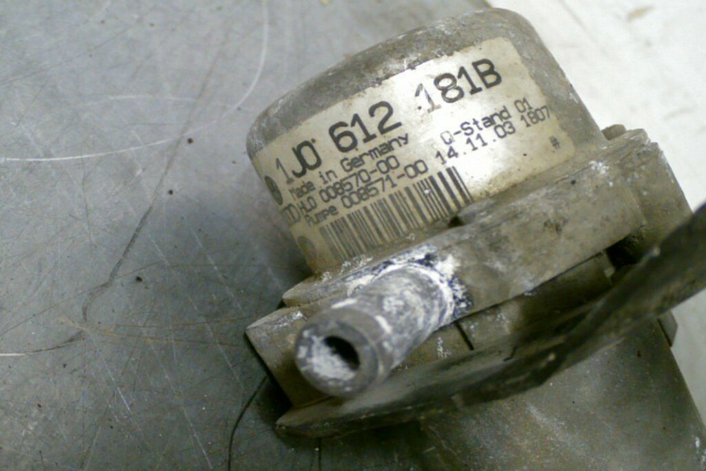 Afbeelding 4 van Vacuumpomp Rembekrachtig 1J0612181B Audi TT 8N 3.2 V6