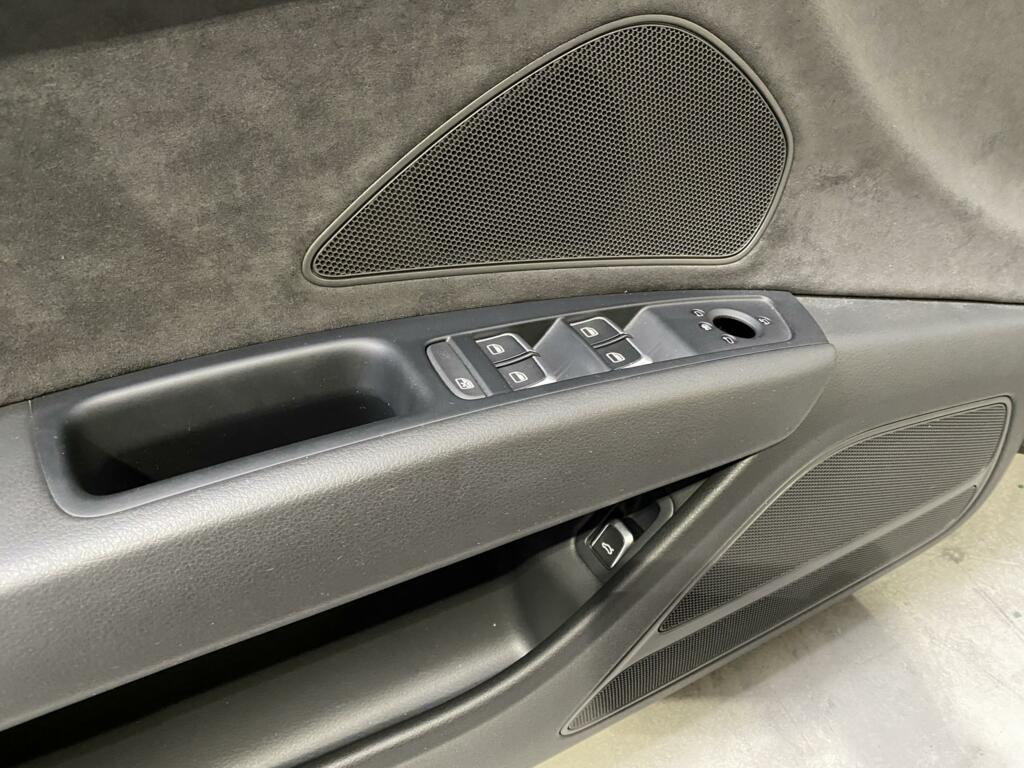 Afbeelding 4 van Set Deurpaneel leder/alcantara Audi A8 D4 ('10-'17)