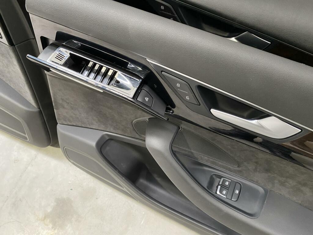 Afbeelding 12 van Set Deurpaneel leder/alcantara Audi A8 D4 ('10-'17)