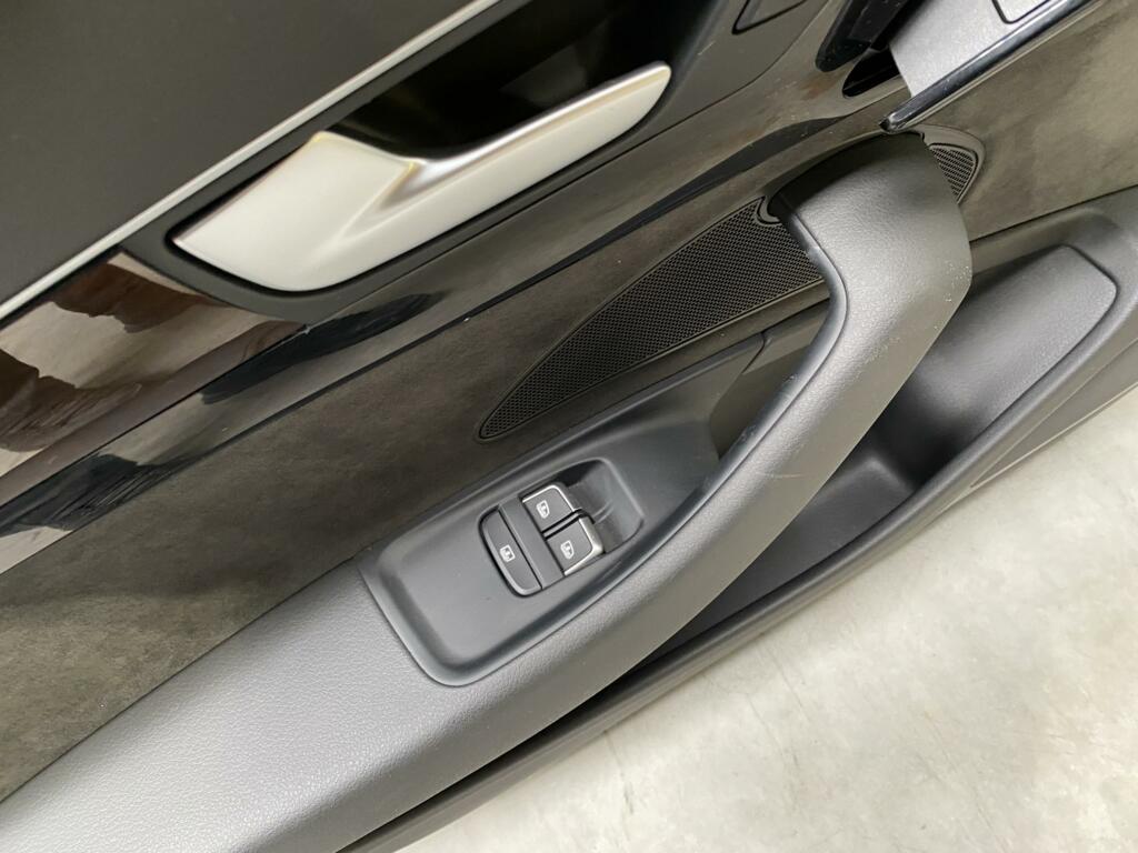 Afbeelding 8 van Set Deurpaneel leder/alcantara Audi A8 D4 ('10-'17)