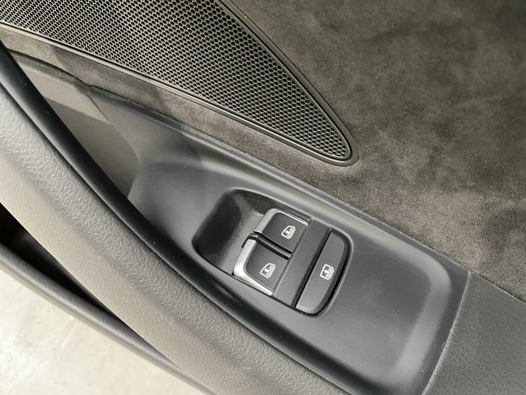 Afbeelding 11 van Set Deurpaneel leder/alcantara Audi A8 D4 ('10-'17)