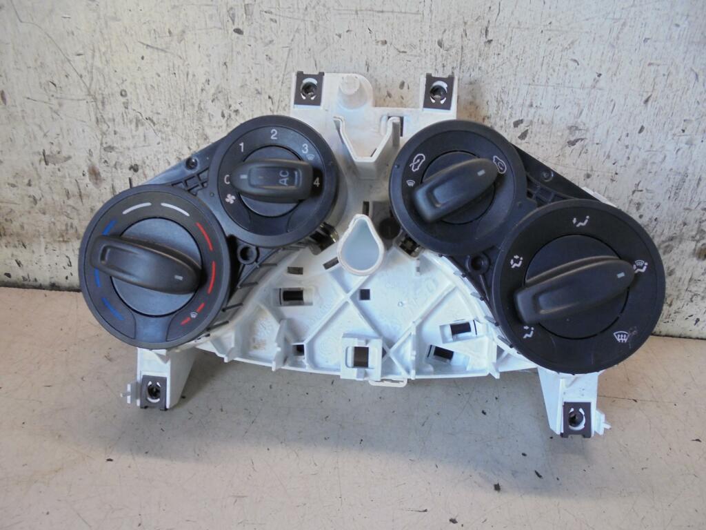 Afbeelding 1 van Kachelbedieningspaneel Ford Ka II 1.2 Cool & Sound start/stop ('08-'16) 5H0140100