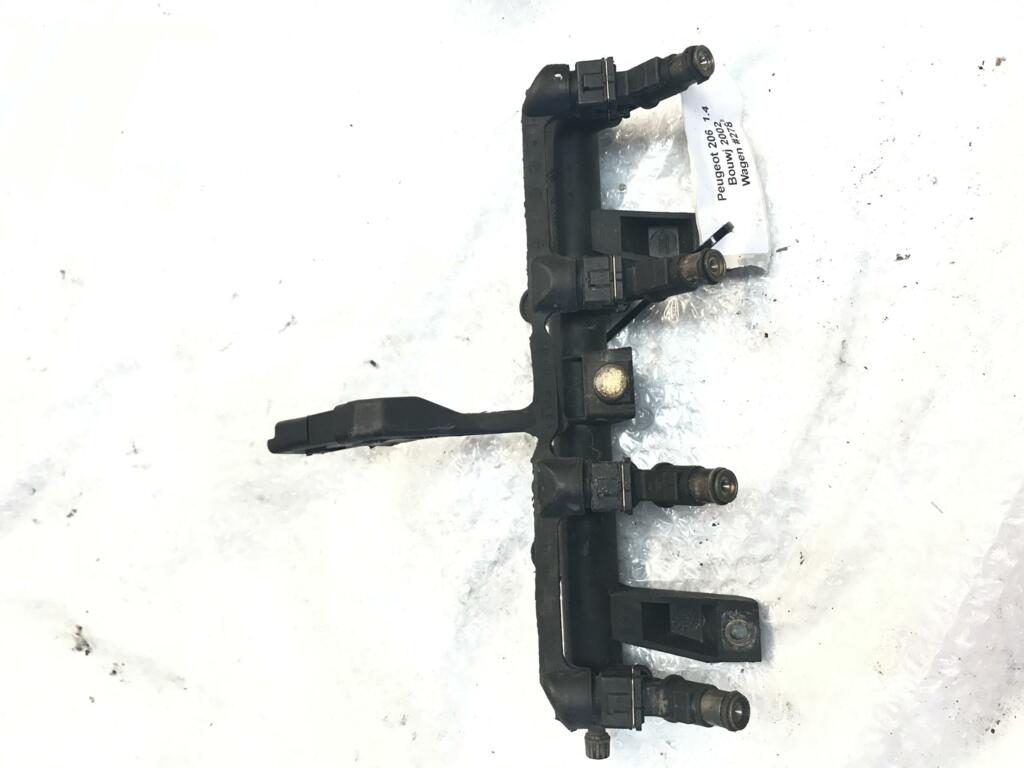 Afbeelding 1 van Injector brandstof Peugeot 206 1.4 Gentry ('98-'09)