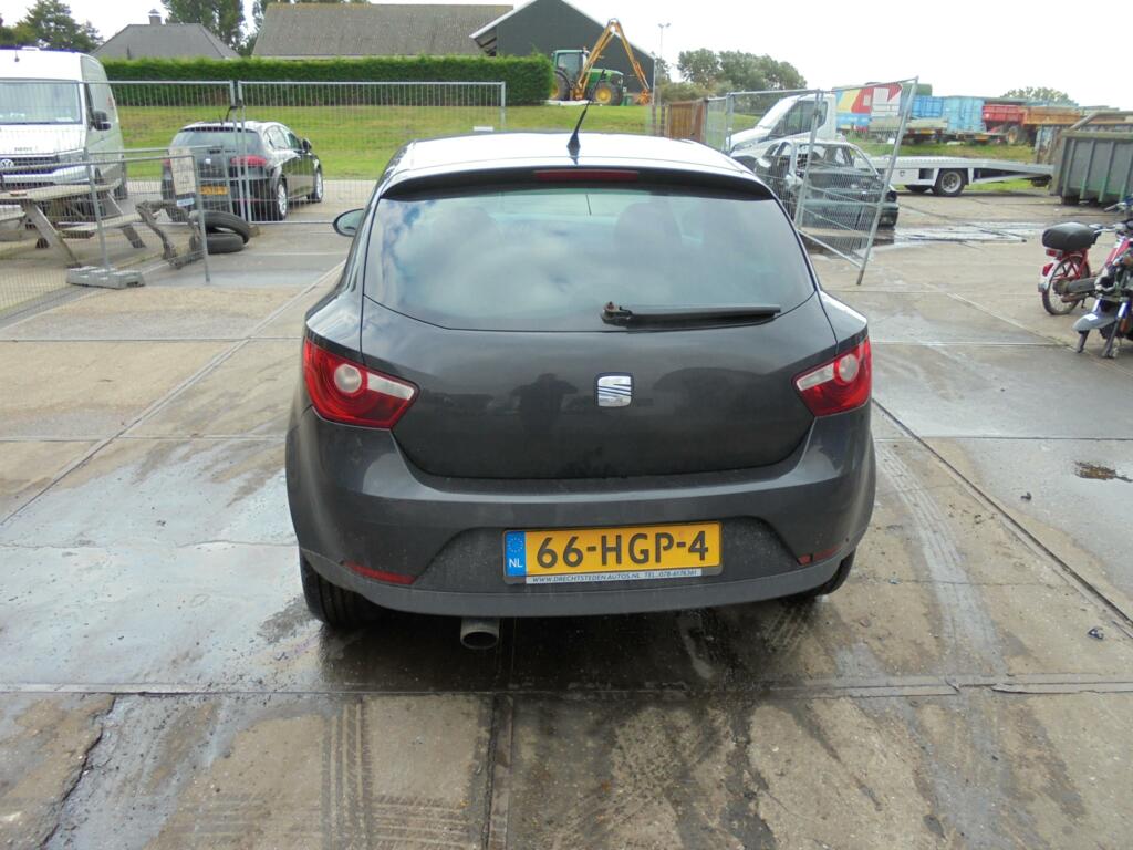 Afbeelding 4 van Achterbumper Zwart lc9z  Seat Ibiza SC 6J (08-17) 6J0807217H