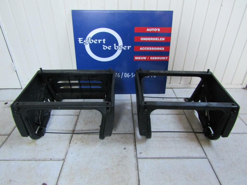 Afbeelding 1 van 30 x Onderstel stoel vito transporter ducato sprinter etc