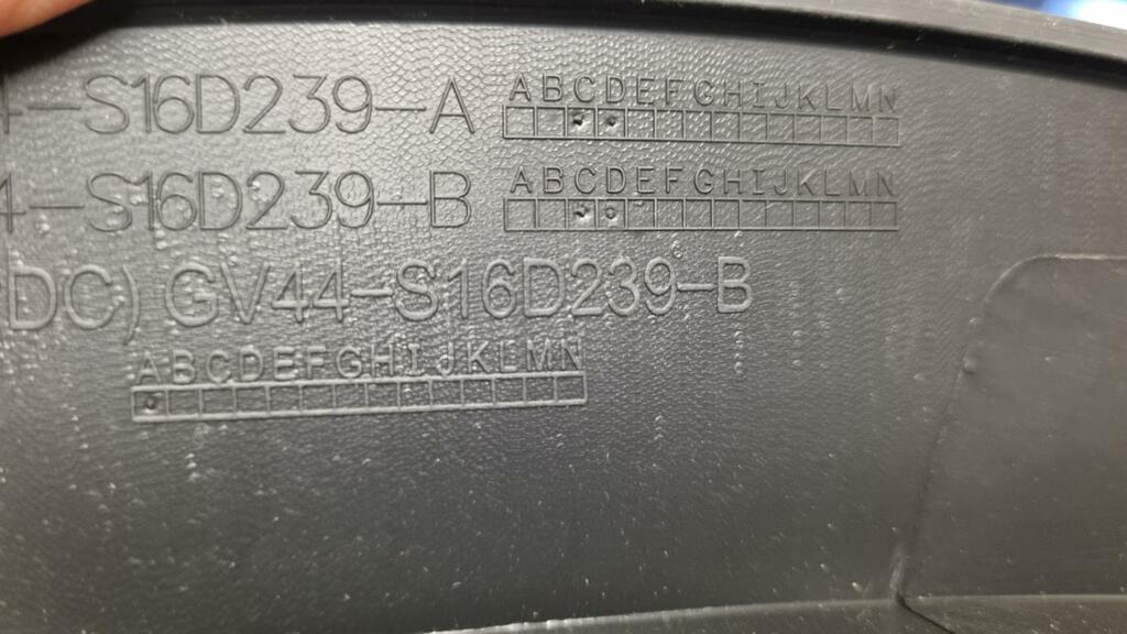 Afbeelding 3 van Ford Kuga II Spatbordlijst linksvoor GV44S16D239B