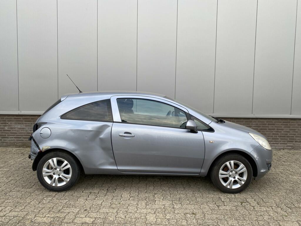 Afbeelding 12 van Opel Corsa 1.2-16V Business