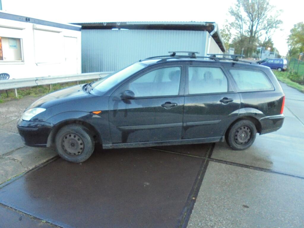 Afbeelding 3 van Ford Focus Wagon 1.4-16V Cool Edition