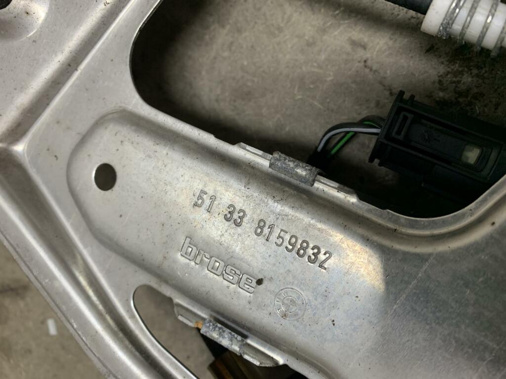 Afbeelding 3 van Raammotor rechtsvoor BMW 5-serie E39 ('95-'03) 51338159832
