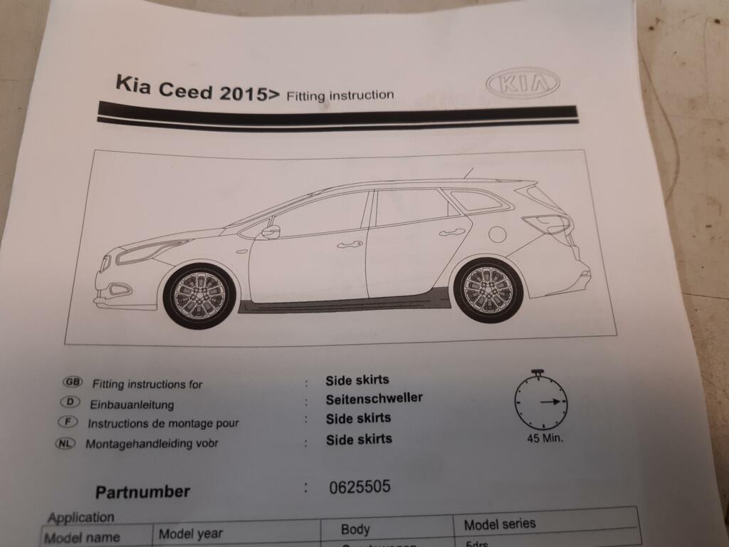 Afbeelding 1 van Sideskirt  set GT-line  Kia CEED 2015-   Hatchback Station