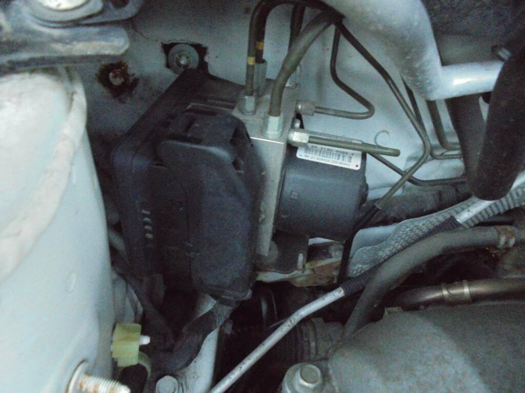 Afbeelding 1 van ABS pomp Mazda 2 II 1.3 GT-L ('07-'15)