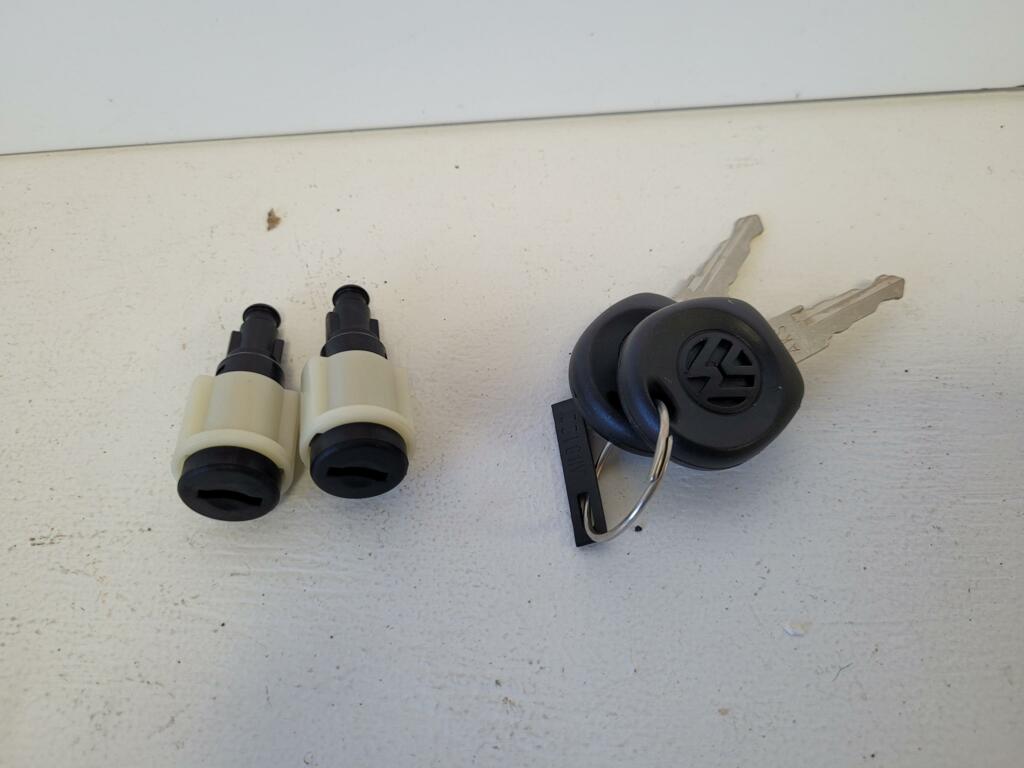 Afbeelding 2 van Org. nieuwe cilindersloten set + sleutels VW Golf III, Vento