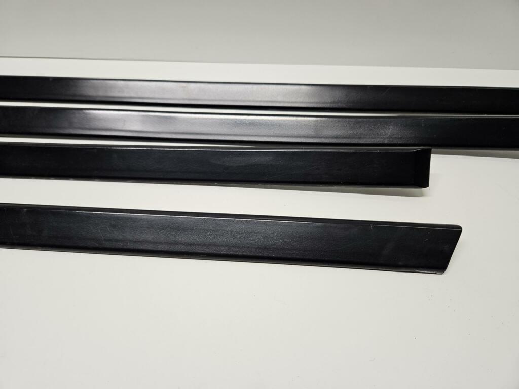 Afbeelding 3 van Stootlijsten set zwart BMW 5-serie E39 ('95-'03)
