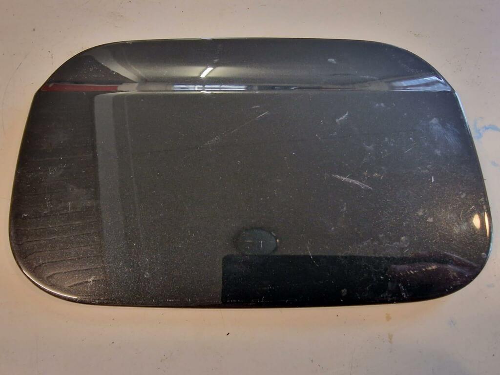 Afbeelding 1 van Tankklep black sapphire BMW 3-serie Compact E46 51178252437