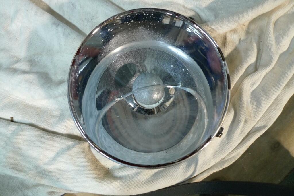 Afbeelding 4 van Reflector koplamp Mercedes 113 Pagode in redelijke staat A0008261478 Bosch 0301852002