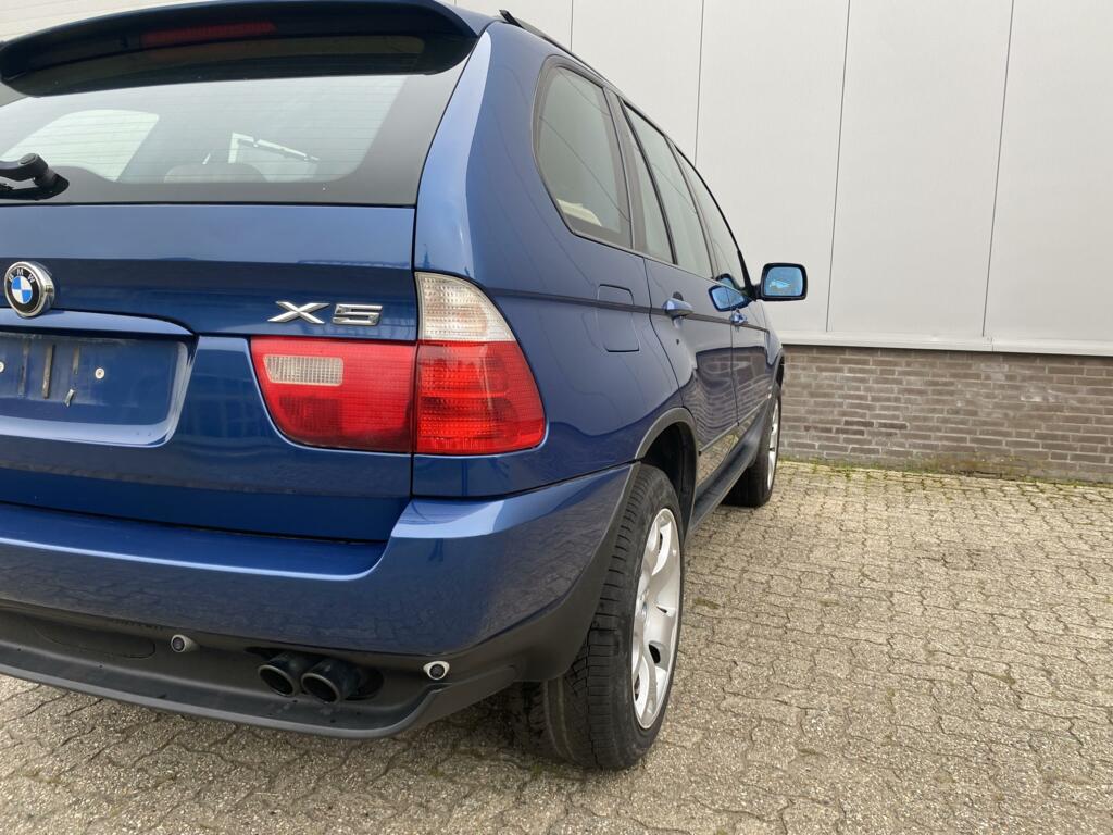 Afbeelding 14 van BMW X5 4.4i