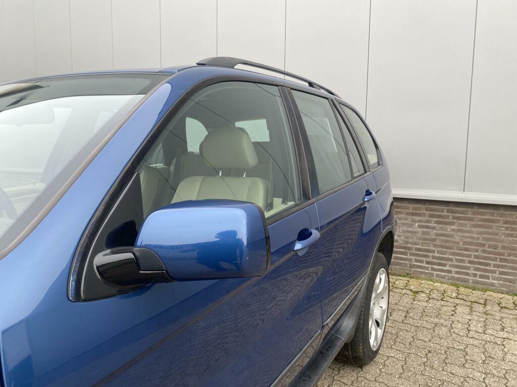 Afbeelding 16 van BMW X5 4.4i