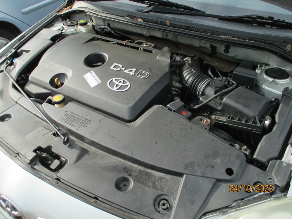 Afbeelding 5 van Toyota Avensis 2.0 D-4D Luna
