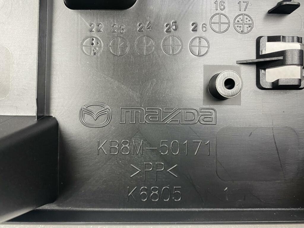 Afbeelding 4 van Kentekenplaathouder Mazda CX-5 KF NIEUW ORIG KB8M-50-171