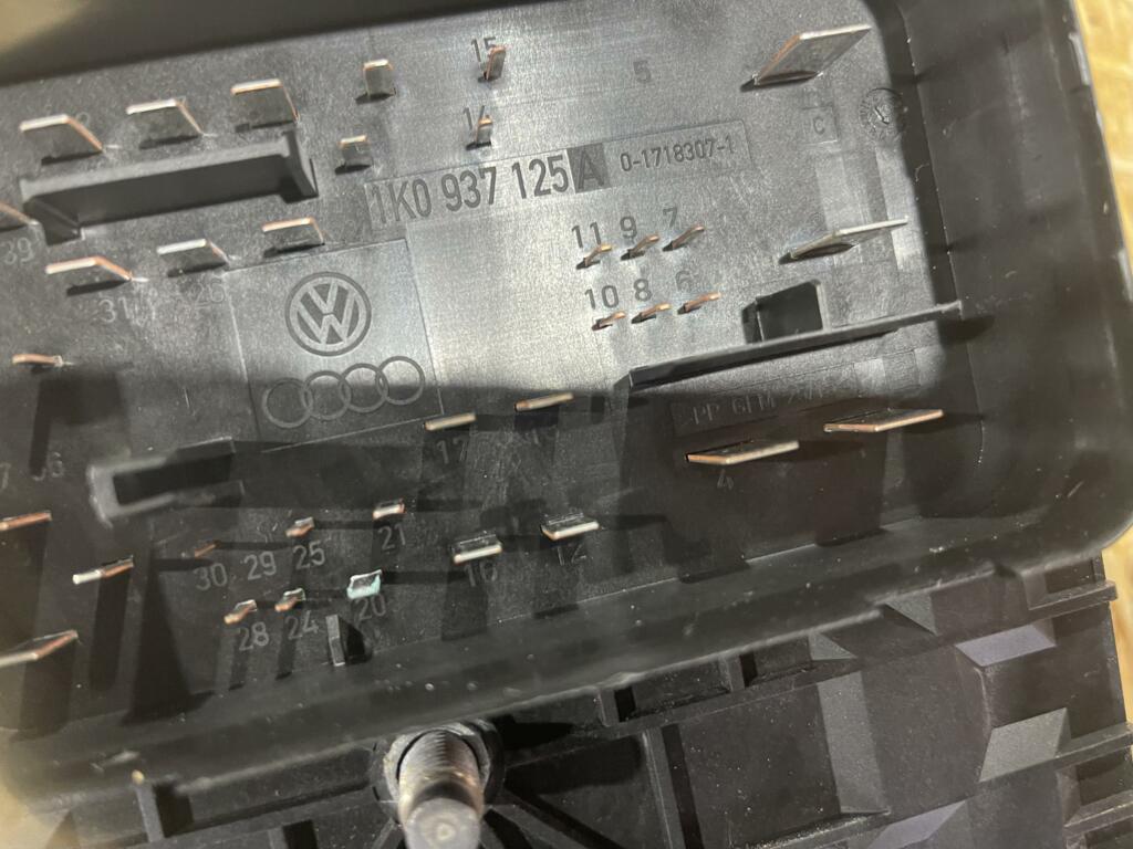 Afbeelding 3 van Zekeringkast Volkswagen Jetta V 1.4 TSI (05-'10) 1K0937125A