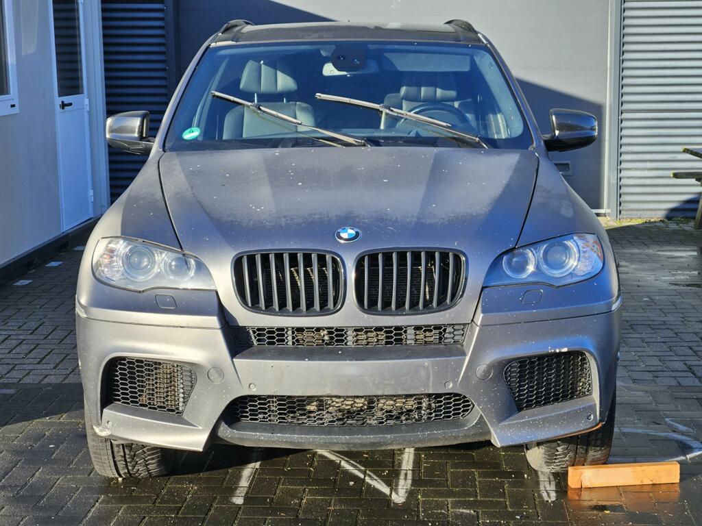 Afbeelding 2 van BMW X5 4.4i M
