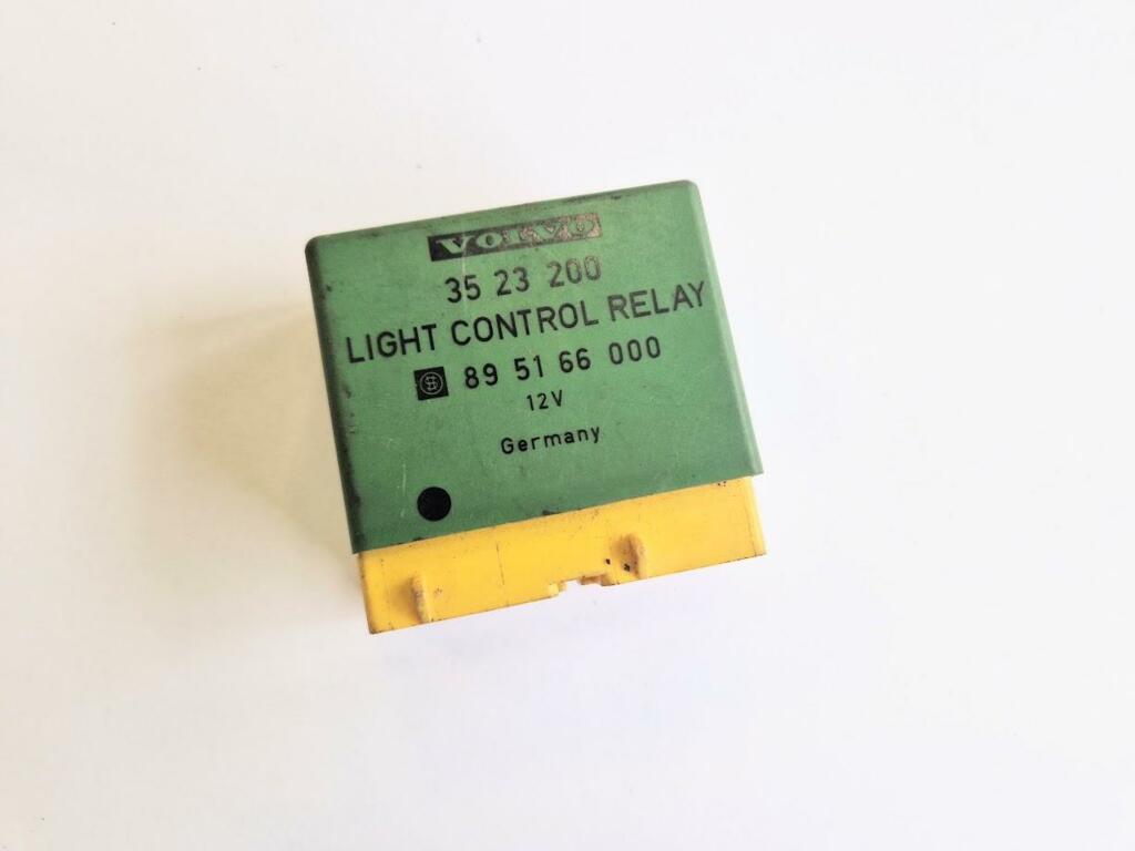 Afbeelding 1 van Lamp controle relais 850 960 S70 C70 V70 V70 XC I S90 V90