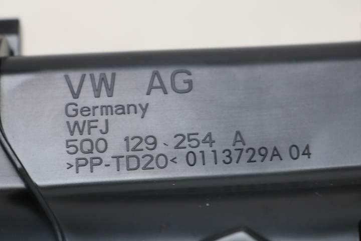 Afbeelding 4 van Aanzuigluchtgeleider in front VW Golf 7 5Q0129254A