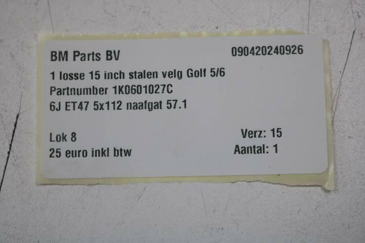 Afbeelding 5 van 1 losse 15 inch stalen velg VW Golf 5 / 6 1K0601027C