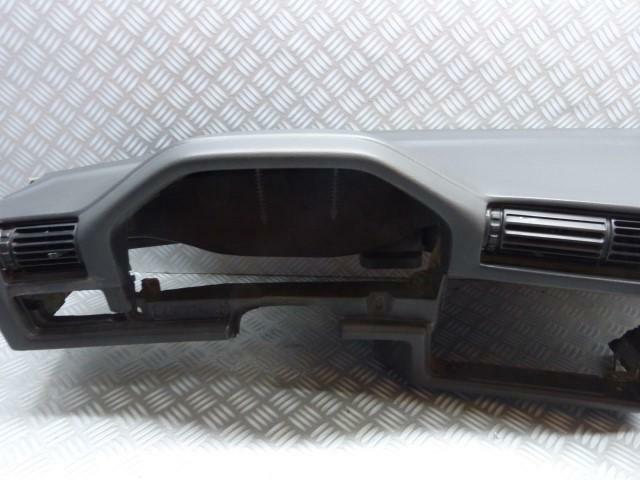 Afbeelding 2 van Dashboard BMW 3-serie E30 zwart