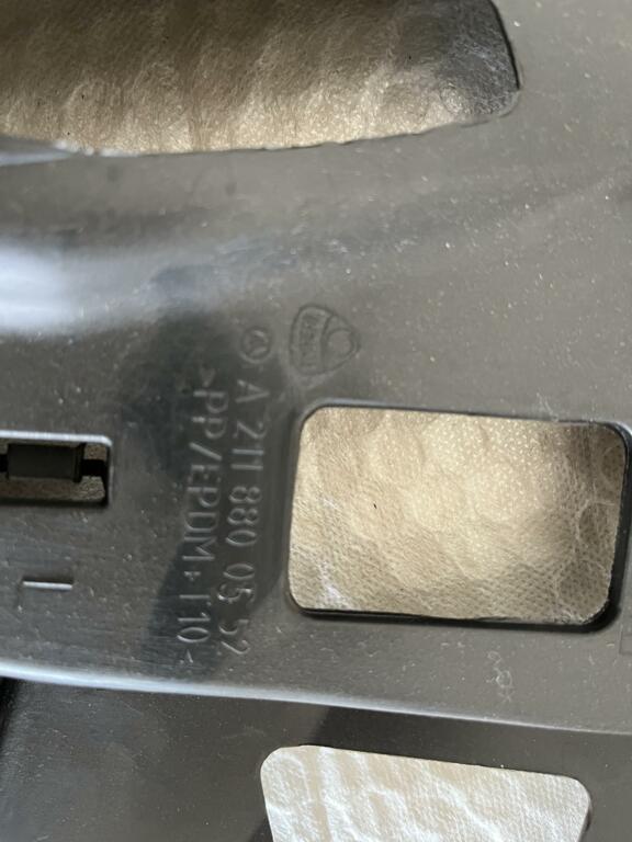 Afbeelding 9 van W211 AMG Binnenbumper Voorbumper Links Rechts Origineel 4891
