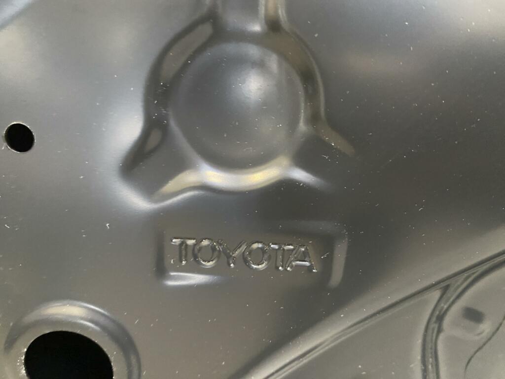 Afbeelding 21 van Motorkap Toyota HiLux 7 NIEUW ORIG 53301-0K110  53301-0K111