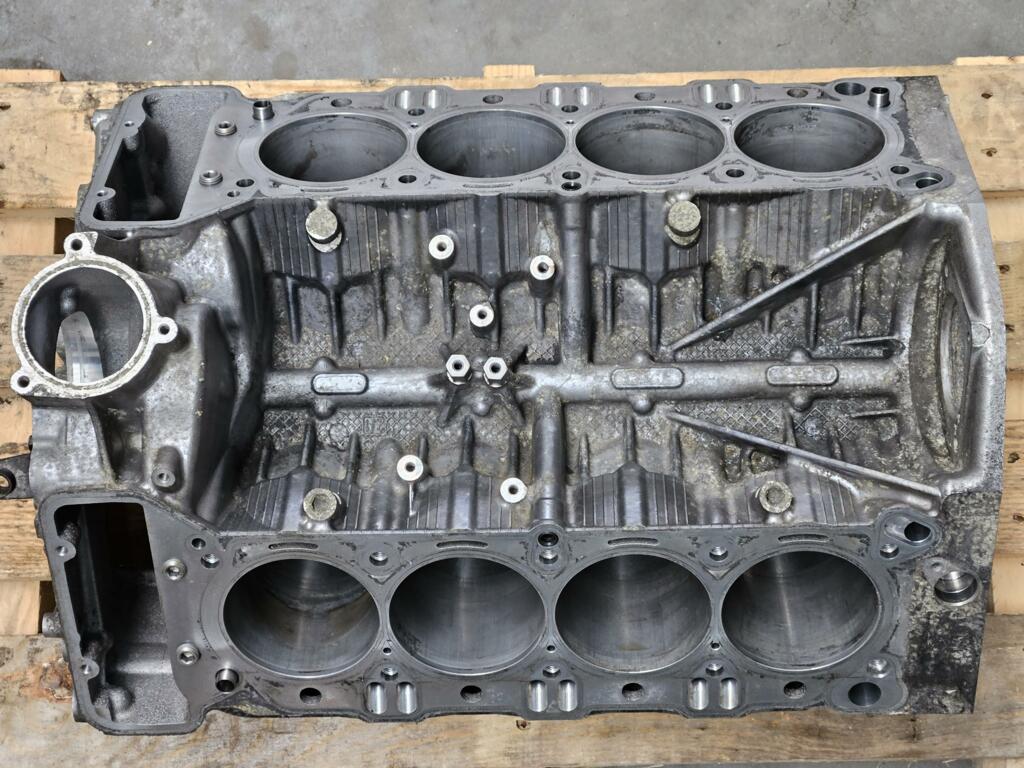 Afbeelding 2 van Motor onderblok BMW M3 E92 S65 V8 S65B40 11110036844
