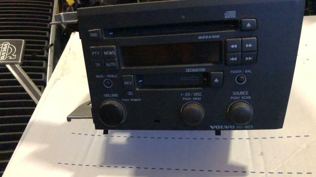 Afbeelding 1 van Radio CD  speler Volvo HU-603 (8633166-1)