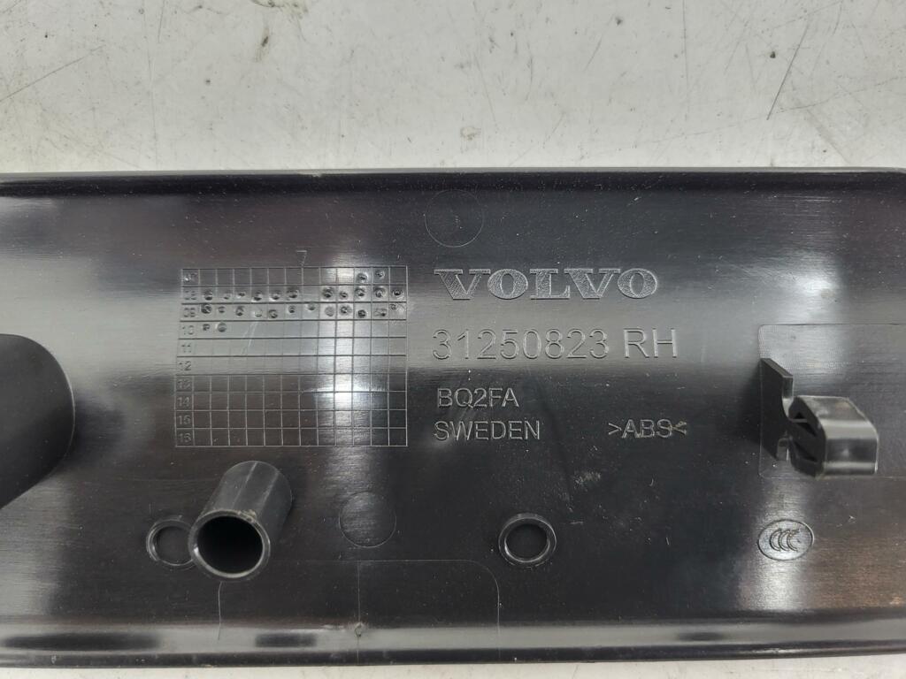 Afbeelding 3 van Instaplijst rechtsvoor Volvo V70 III ('07-'17) 31250823