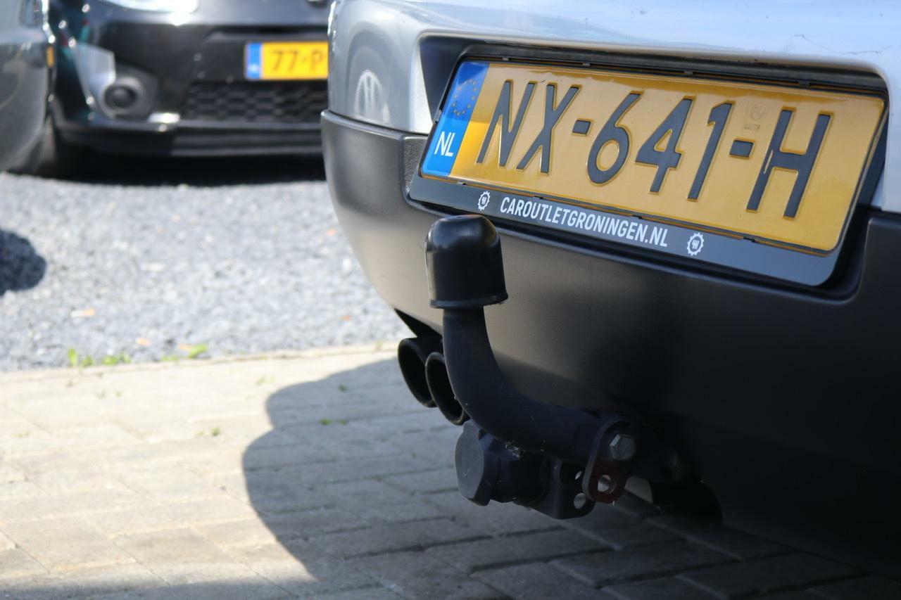 Caroutlet Groningen - Volkswagen Golf 2.0 FSI Comfortline 4M | CLIMA | 4X4 | TREKHAAK