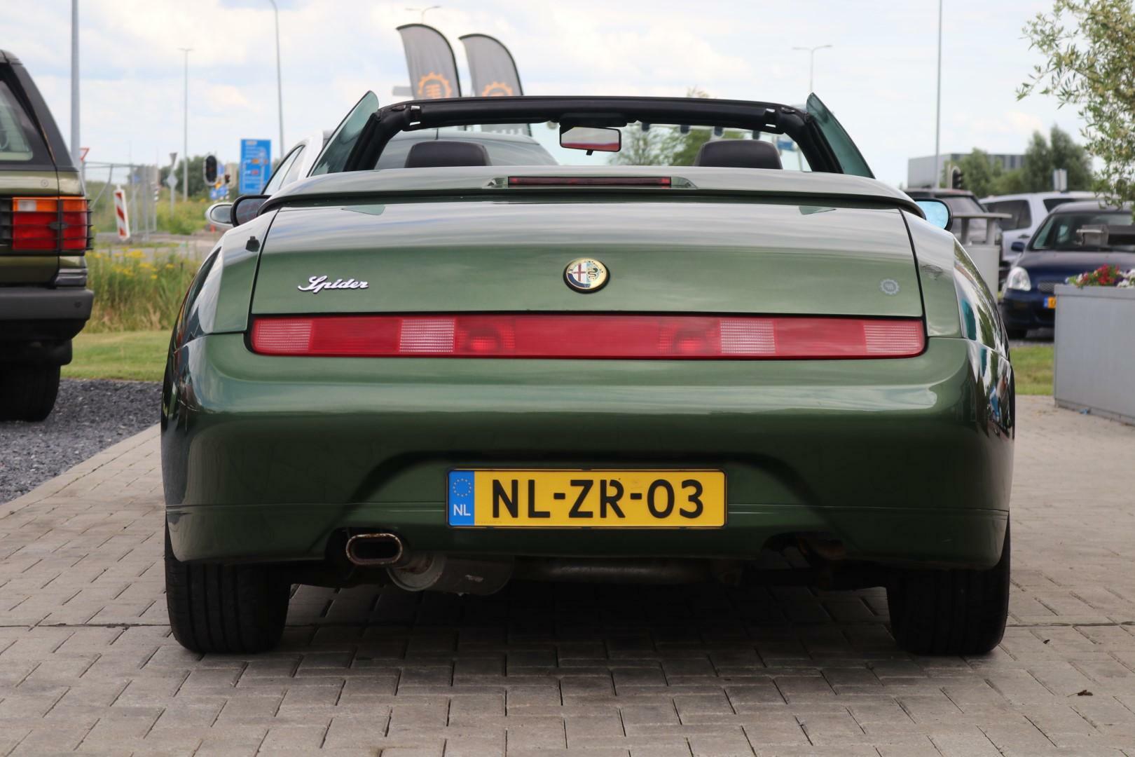 Caroutlet Groningen - Alfa Romeo Spider 2.0-16V T.Spark | NAP | MOOIE STAAT | BEIGE KAP