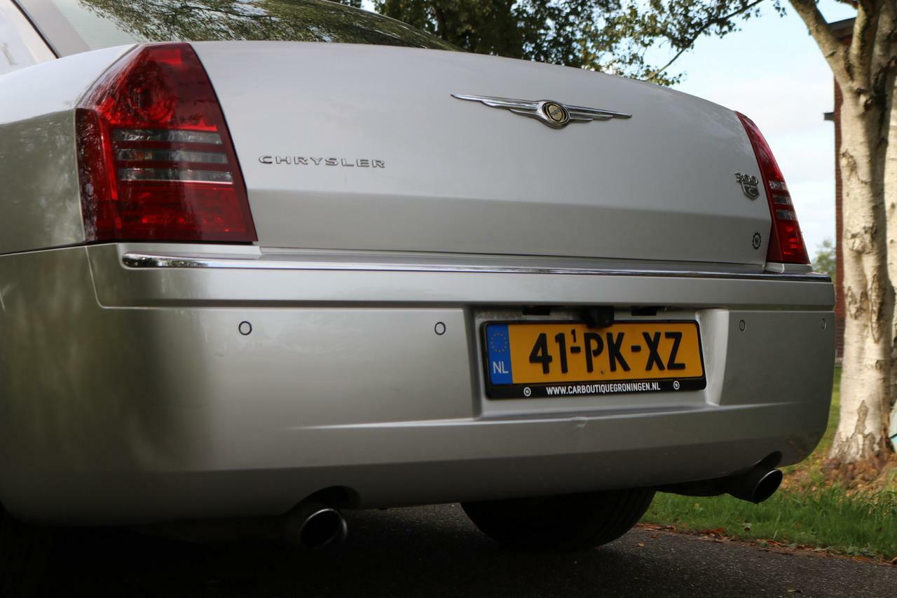 Caroutlet Groningen - Chrysler 300C 5.7 V8 HEMI | 341PK | LEER | AUTOMAAT | XENON