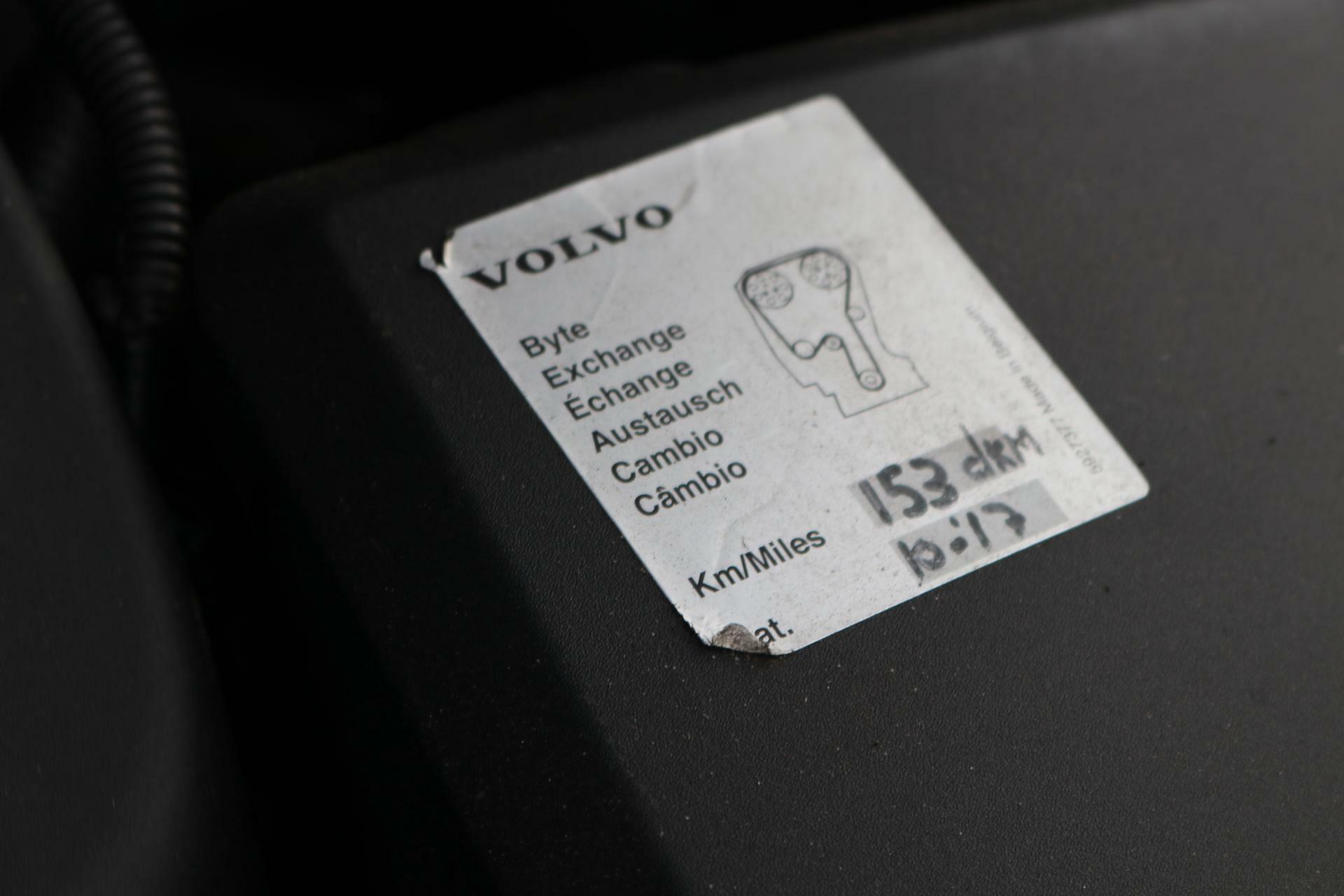 Caroutlet Groningen - Volvo XC70 2.4 D5 Kinetic 185PK | KINETIC | LEER | AUTOMAAT