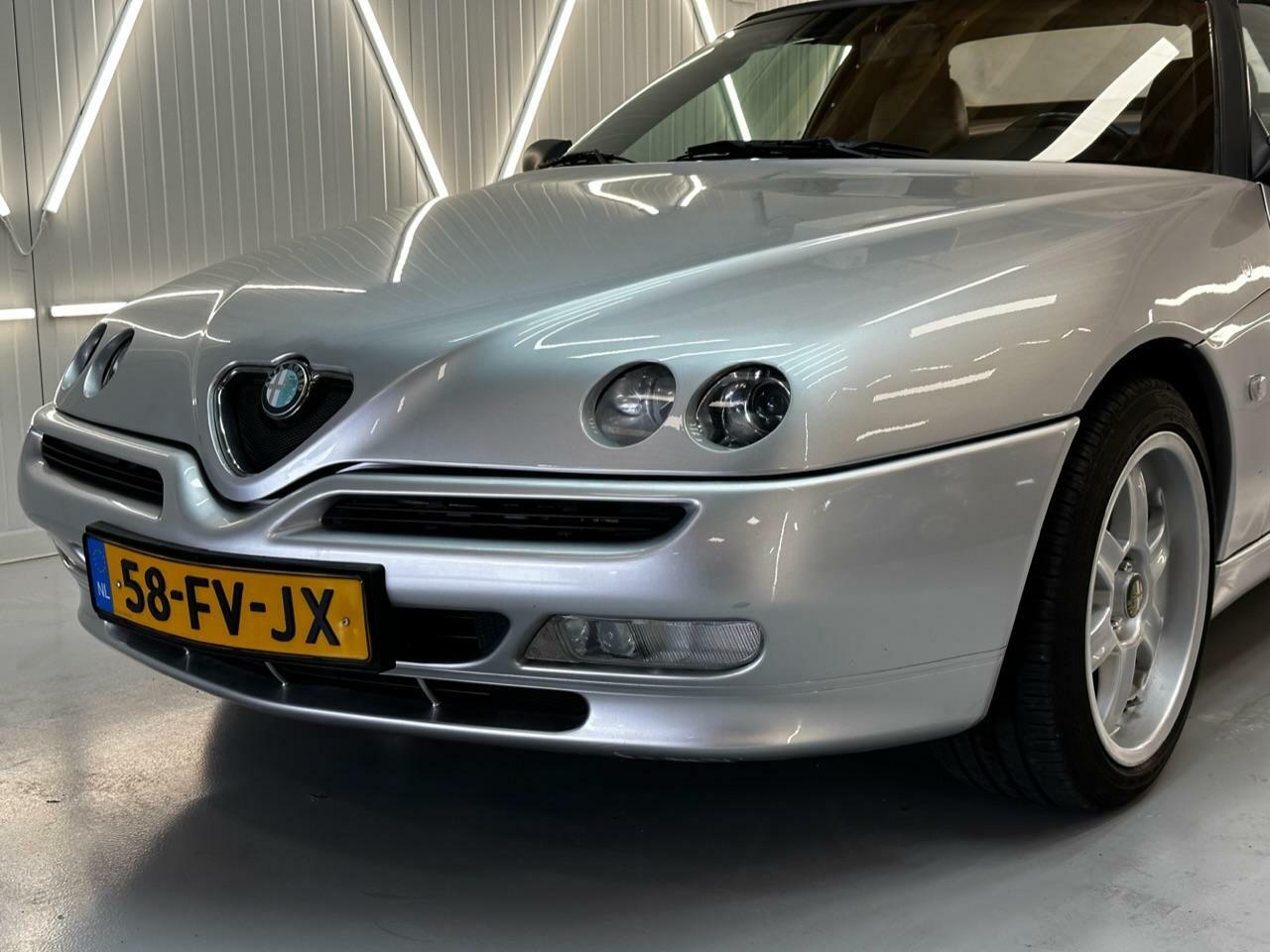 Caroutlet Groningen - Alfa Romeo Spider 1.8-16V T.Spark | DB-RIEM VV |  LEDER | AIRCO