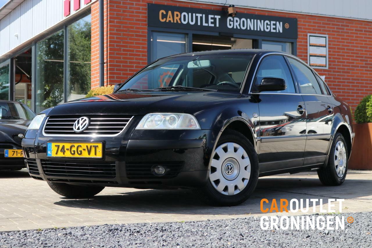Caroutlet Groningen - Volkswagen Passat 2.0 Trendline | CRUISE | AIRCO | TREKHAAK