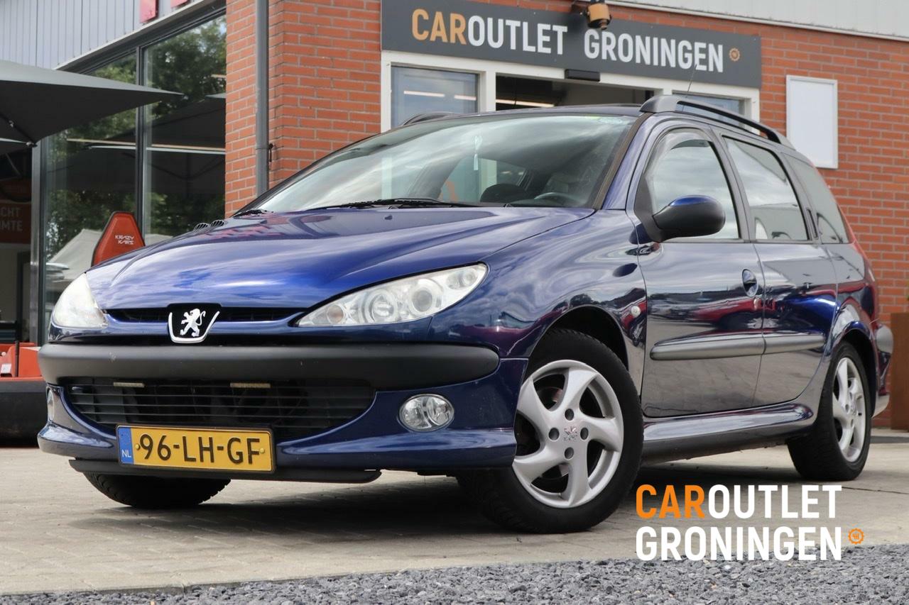 Caroutlet Groningen - Peugeot 206 SW 1.6-16V XS | 5DRS | TREKHAAK | OPEN DAK | LMV