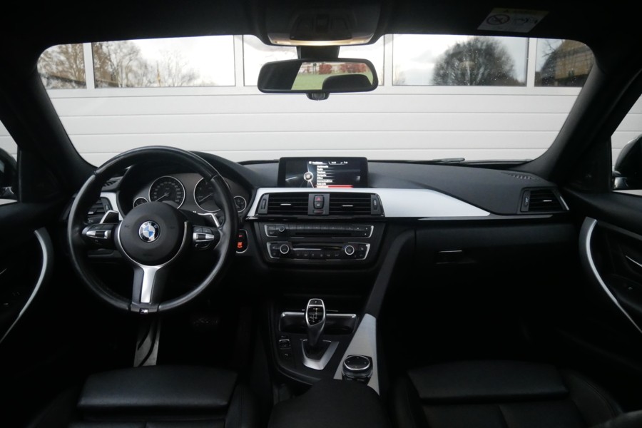 BMW 325D 2.0 218pk|M-pakket|Navi|Schuif/kanteldak|Leder|Cruisecontrol