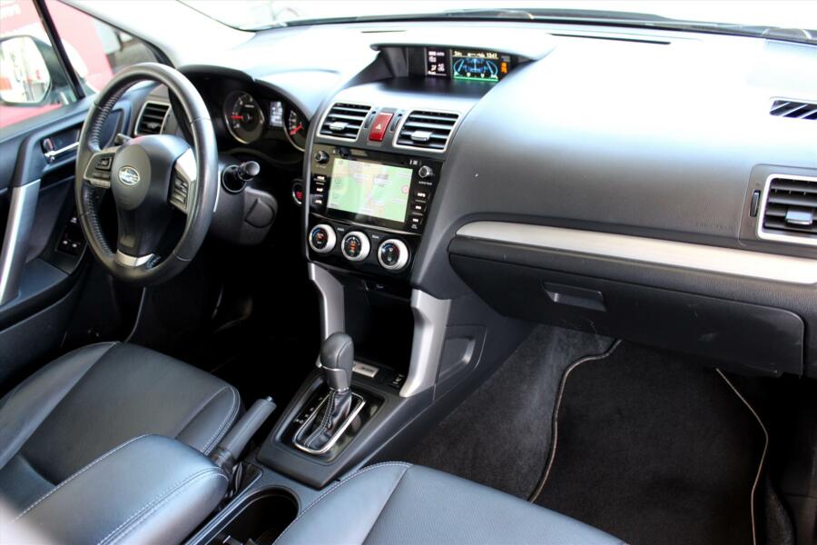 Subaru Forester 2.0D CVT 147pk Premium * Navigatie * Trekhaak * Dealeronderhouden