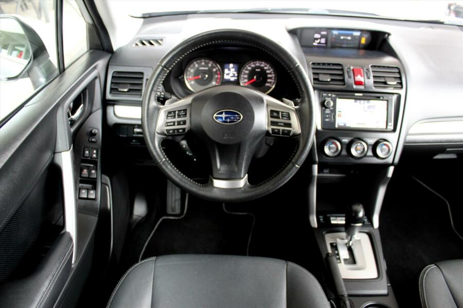 Subaru Forester 2.0 CVT Executive * Navigatie * Trekhaak * 18 Inch