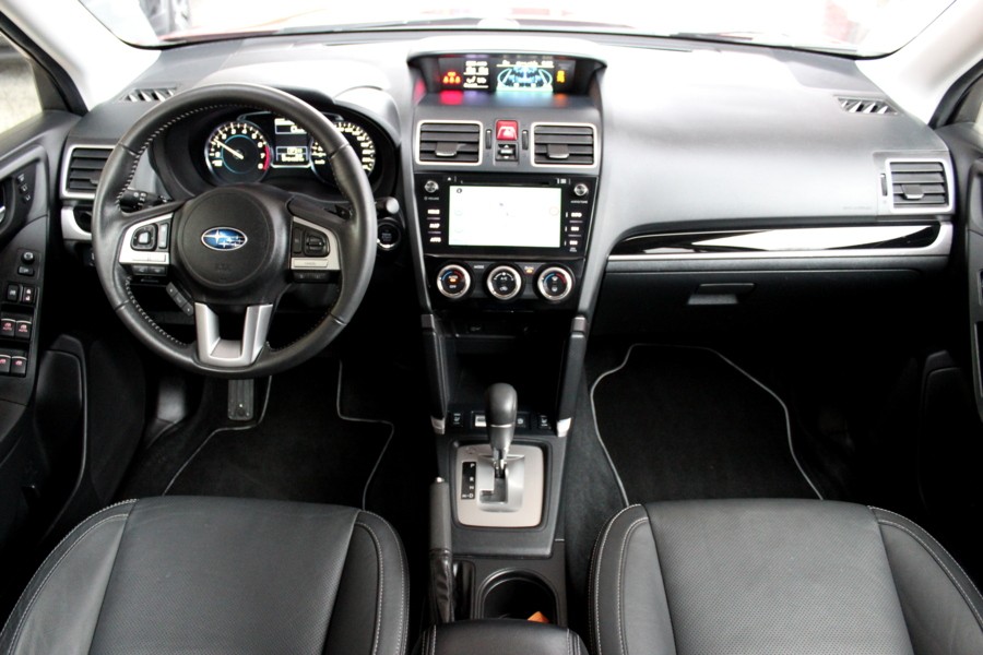 Subaru Forester CVT Premium * Trekhaak * Navigatie * 18 inch