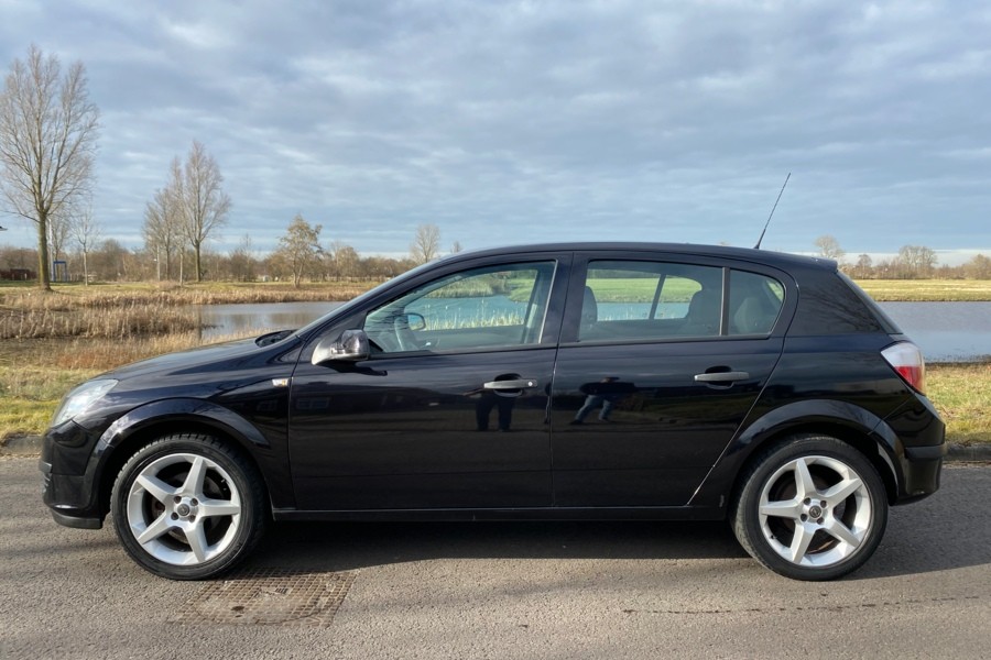 Opel Astra 1.4 Essentia