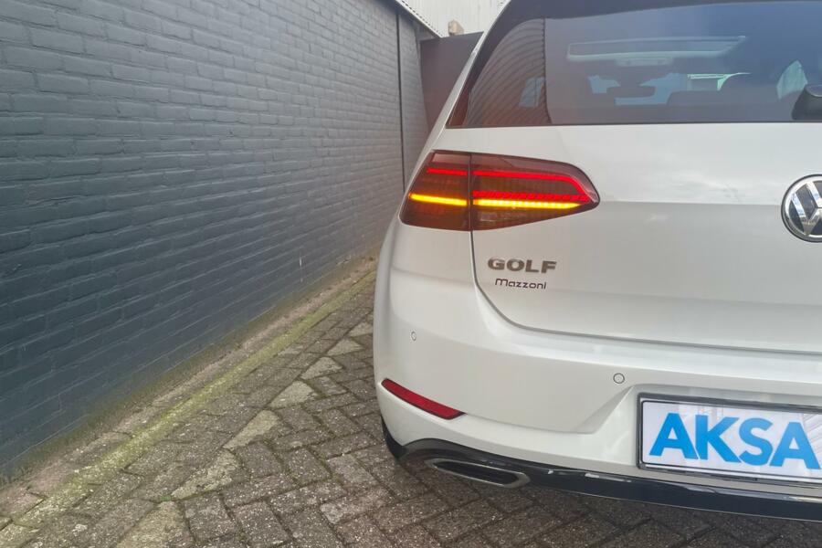 Volkswagen Golf 1.5 TSI 150pk R-Line | Pano | DSG | Camera