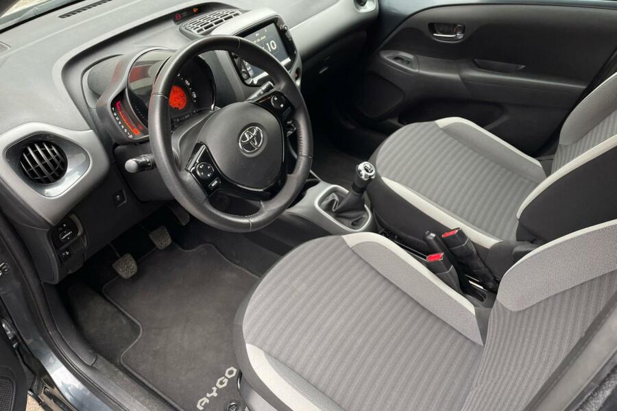 Toyota Aygo 1.0 VVT-i x | Camera | 15inc Sportvelg | CarPlay
